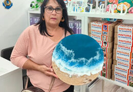 Create Your Own Moon Workshop - Photo 3