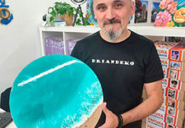 Epoxy Resin Clock Workshop - Photo 3